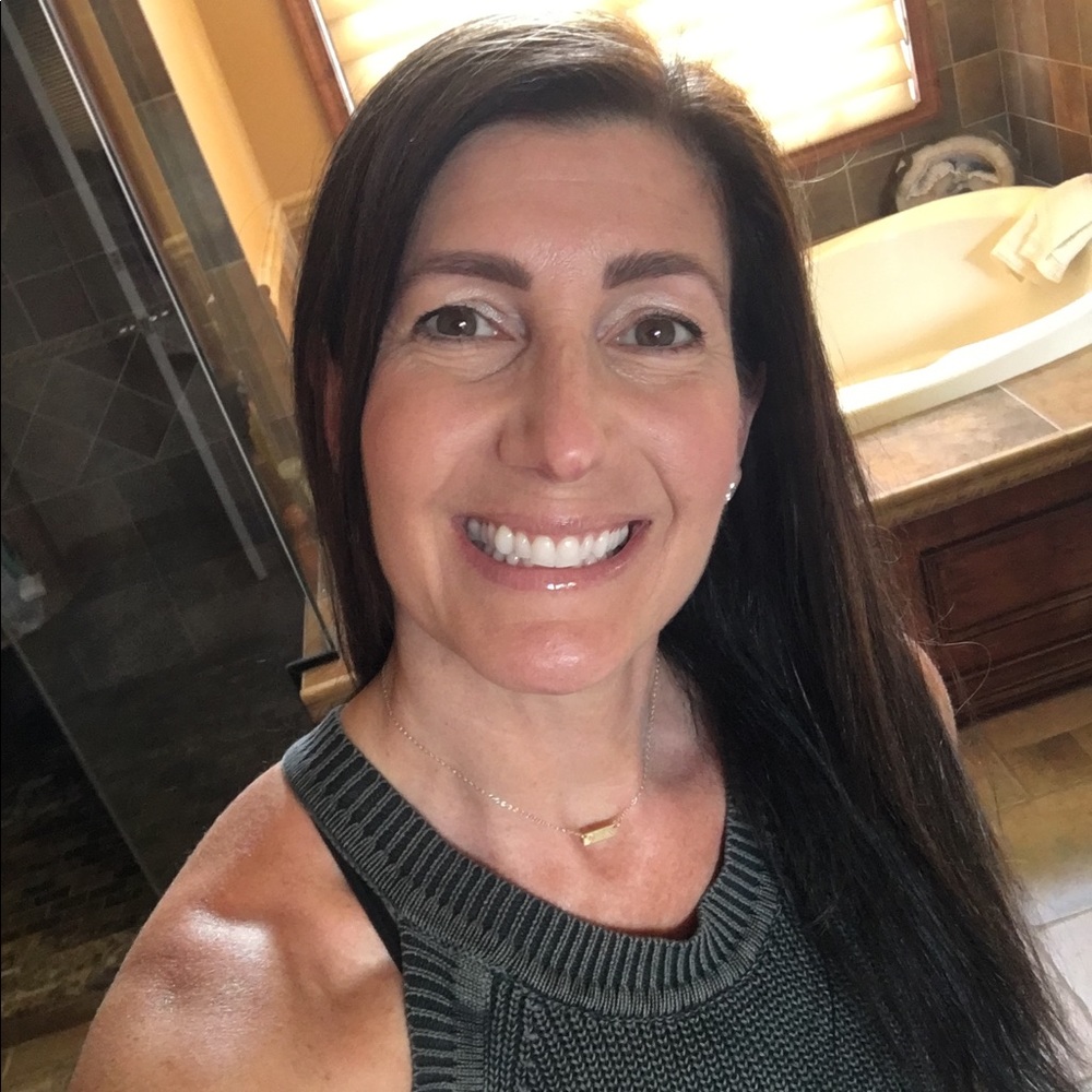 Meet your Posher, Debbie